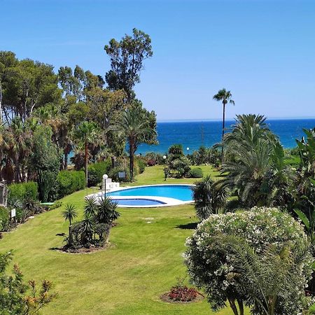 Spacious Beachfront Town House In Estepona With Fully Equipped Kitchen, Pools, Garden, Sea View 외부 사진