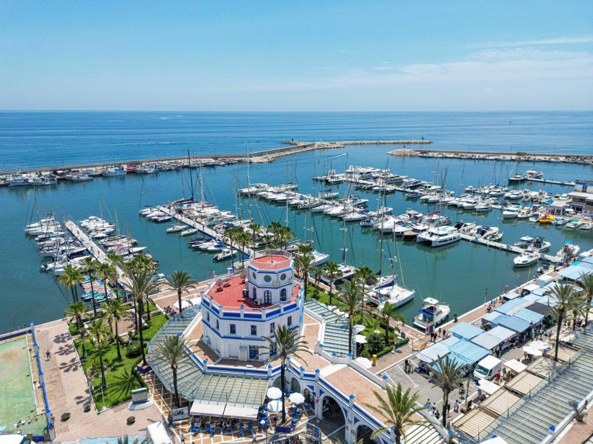 Spacious Beachfront Town House In Estepona With Fully Equipped Kitchen, Pools, Garden, Sea View 외부 사진